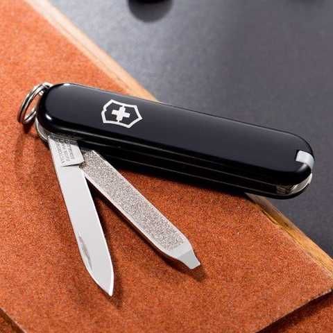 Ніж швейцарський Victorinox Classic SD 0.6223.3 чорний, 58мм, 7