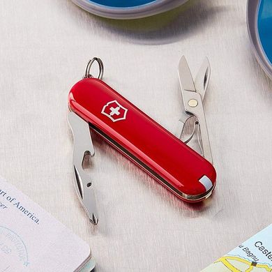 Нож швейцарский Victorinox Jetsetter 0.6263, красный